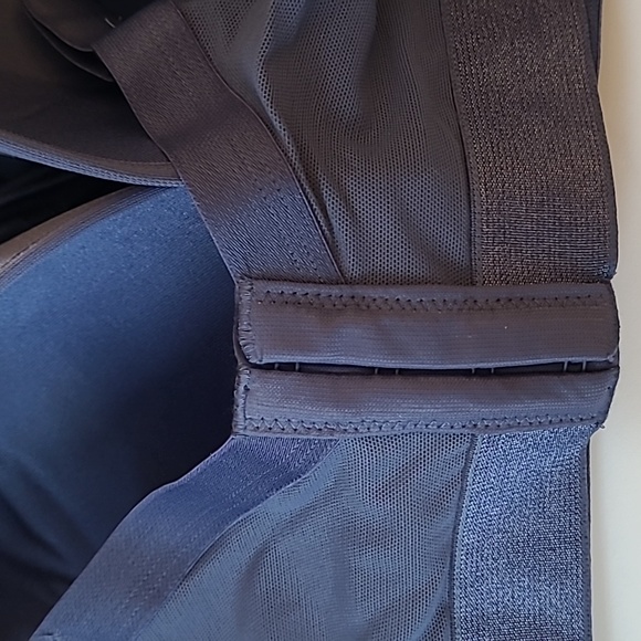 Deese 42 C cross-over bra - Picture 4 of 5